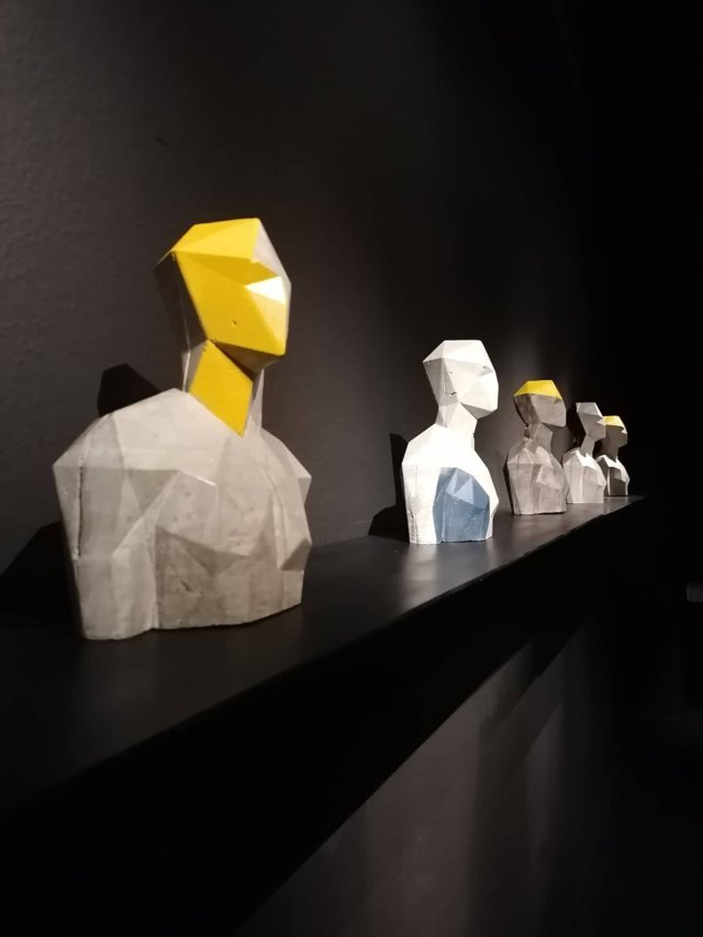 Busti dalla serie "Cemento", personale di scultura di Marcello Silvestre, a cura di Azzurra Immediato. Testo di Alba La Marra
