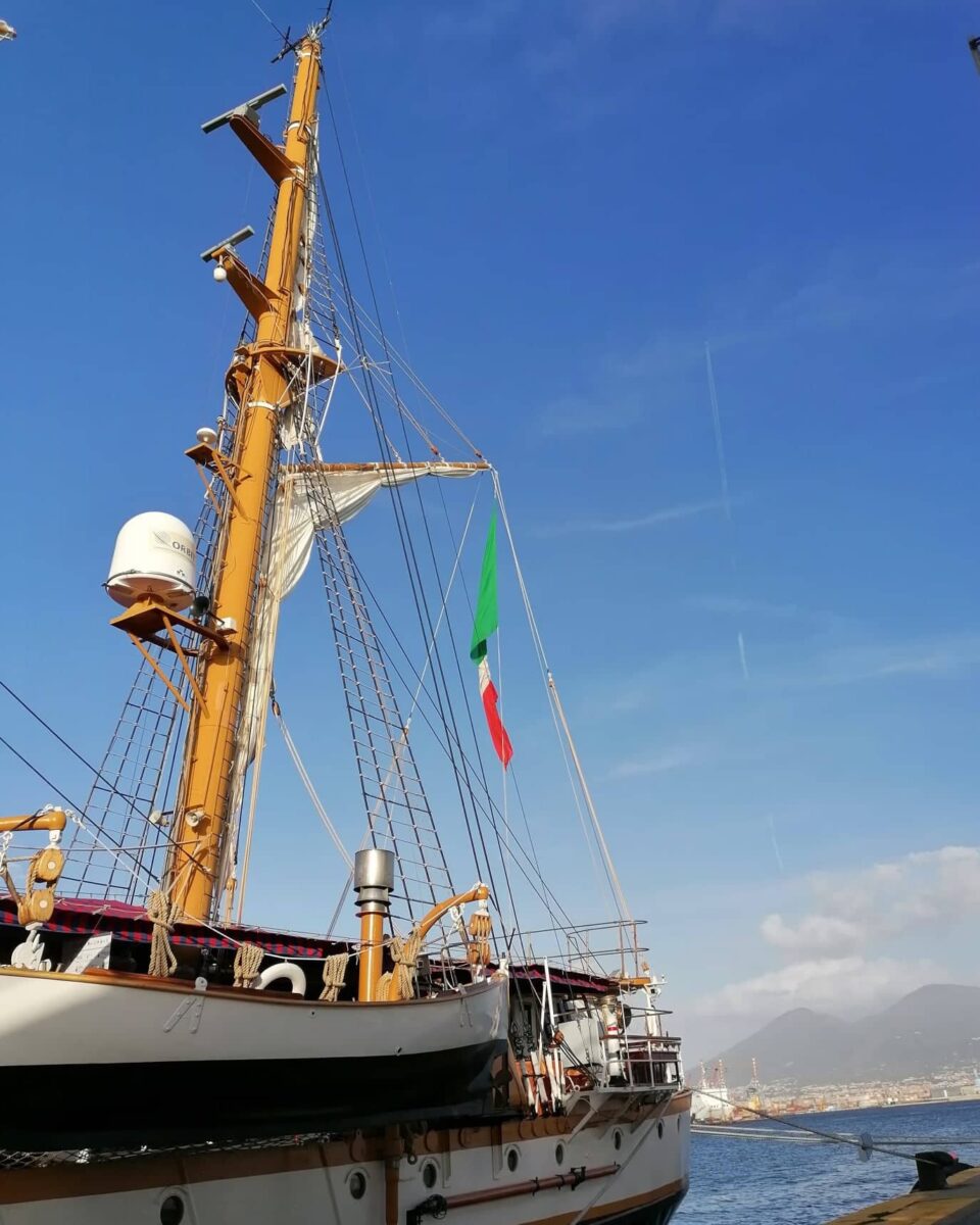La Nave Palinuro, una delle golette della Marina Militare Italiana